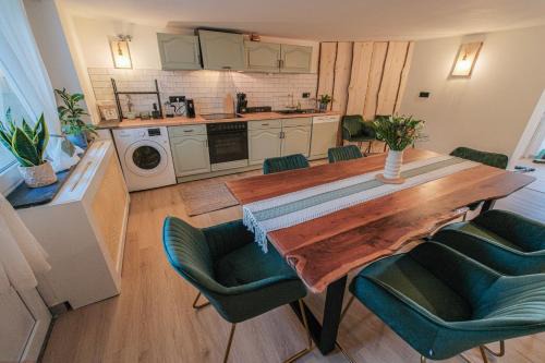 Ratholz Apartment | Alpino STAY Geräumige Ferienwohnung am Alpsee mit Garten