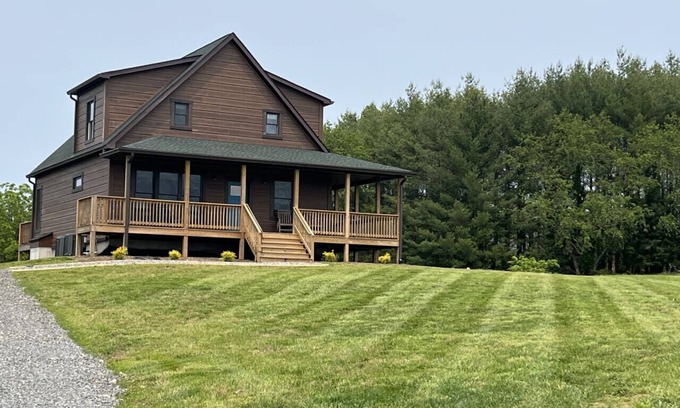 New River House | Alum Ridge Retreat by BMG