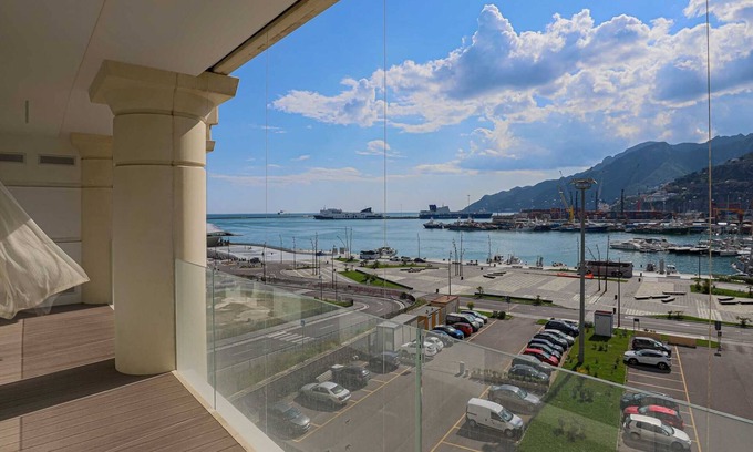 Salerno Apartment | Amami al Crescent in Salerno