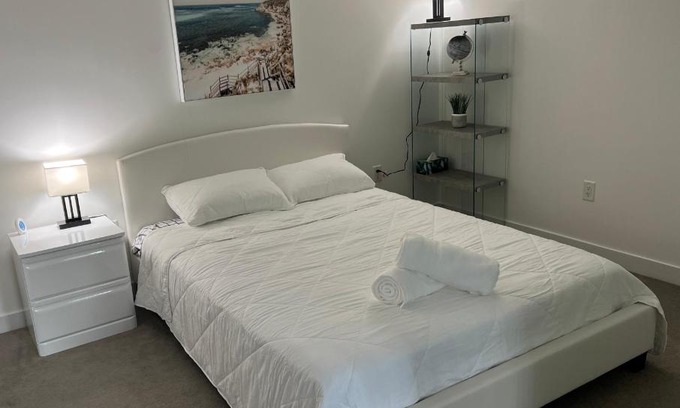 Toronto Entertainment District Apartment | Amazing 1 Bdrm Condo, Heart of Dowtown Toronto
