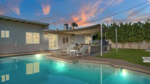 Oak Park House | Amazing 4-Bdrm WBackyard Paradise in Scottsdale
