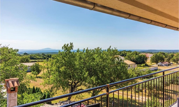 Valtura Apartment | Amazing Apartment In Valtura With Kitchen
