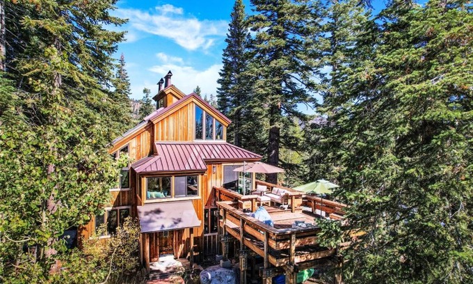 Bear Valley House | Amazing Architecture - Views all around VH#113