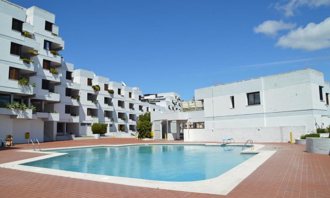 Sesimbra House | Amazing Beach & Pool Apartment with Garden