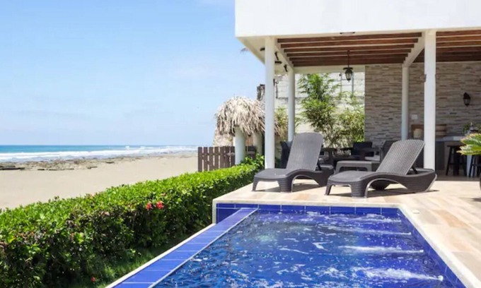 Las Nunez Apartment | AMAZING BEACHFRONT 3 BEDROOM 4 BATH APARTMENT