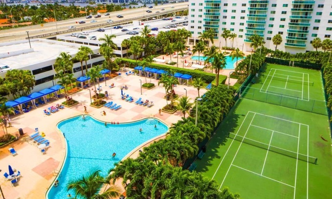 Sunny Isles Beach Apartment | Amazing Condo 3 min to the Beach