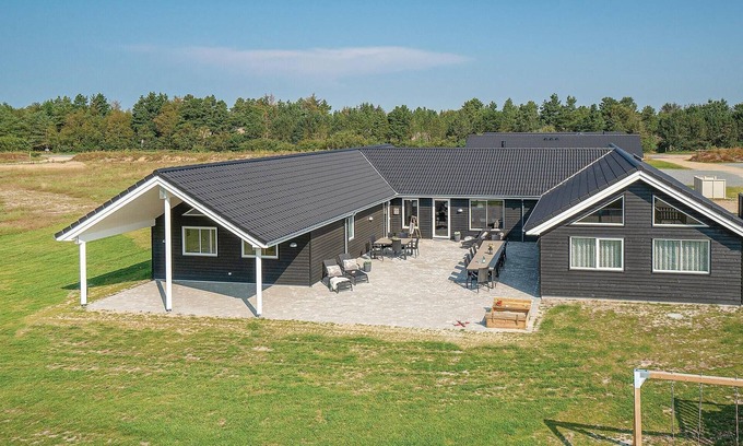 Houstrup House | Amazing home in Nørre Nebel with WiFi