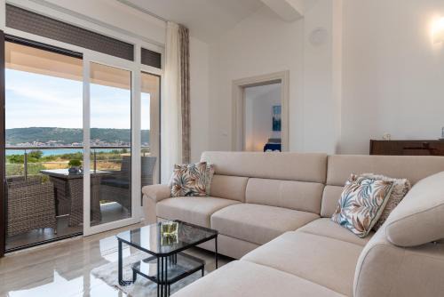 Kastel Stafilic Apartment | Amazing sea view apartment- Romantica