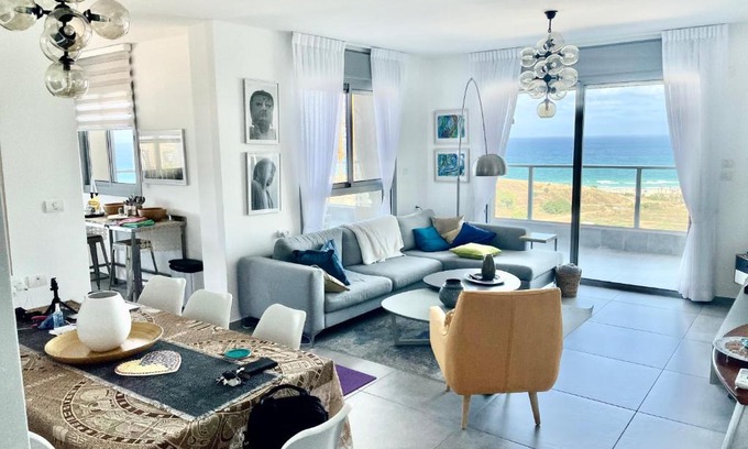 Bat Yam Apartment | Amazing sea View, steps to beach, near Tel-aviv