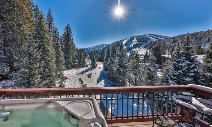 Old Town Condo | AMAZING VIEWS and PRIVATE Hot Tub! Walk to Winter Park Resort!