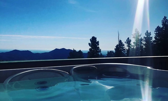 Coal Creek Canyon House | Amazing Views/Hot Tub/Skiing/Chefs Kitchen/Pool Table and Bar/Family Friendly