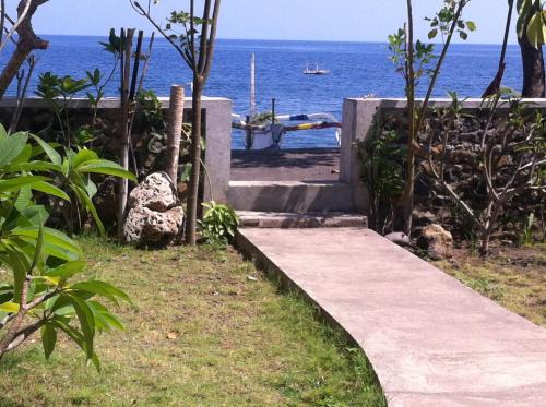Purwakerti House | Amed Sari Beach Guesthouse