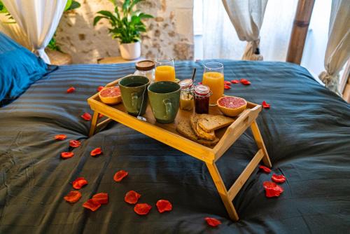 Cour-Cheverny Apartment | Amoureux Suite romantique Spa privé Cinta Bali châteaux de la Loire