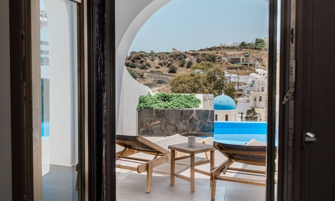 Vothon House | Amphitrite Suites Santorini