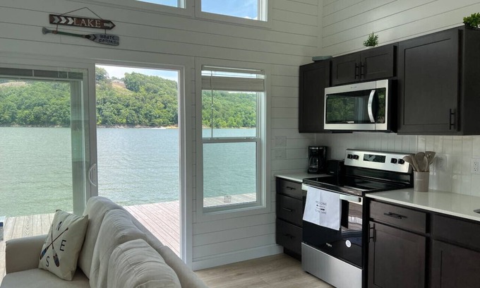 Russell Springs Boat Rental | An Absolute Blast - Lake Cumberland Marina