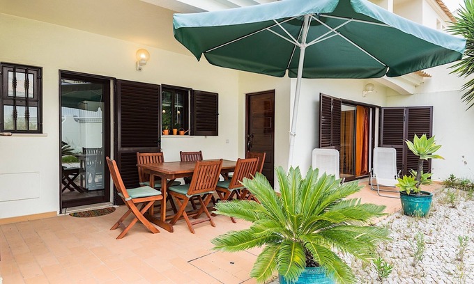 Urbanizacao dos Calicos House | Andryala Villa, Terrace, Garden