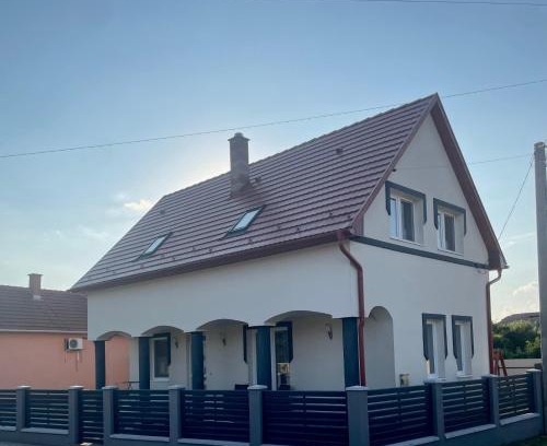 Pusztavacs Apartment | Anett Wellis Apartman Poroszló