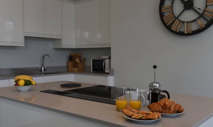 Dartmouth Apartment | Angel 1 in Dartmouth