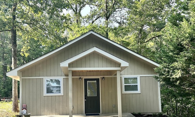 Titus Cabin | Angler’s Away on Lake Jordan-No Cleaning Fee!