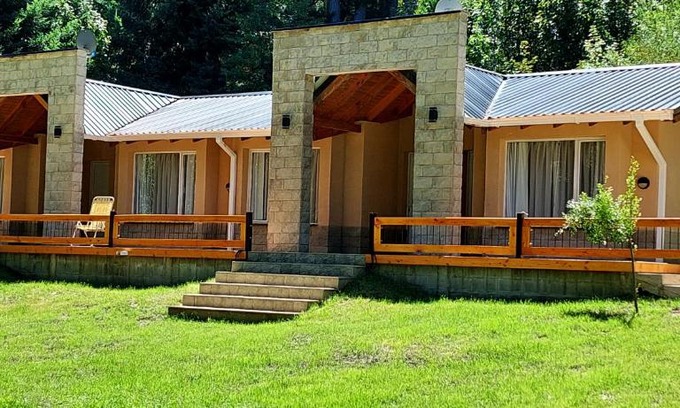 Lago Puelo House | ANIDO Cabañas y Monoambientes