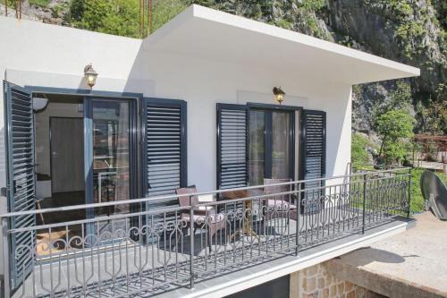 Kotor Apartment | Anja