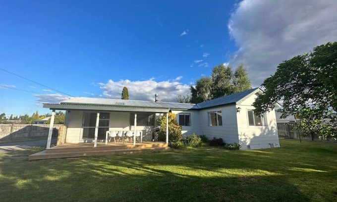 Twizel House | Aoraki Aroura Retreat FREE WIFI