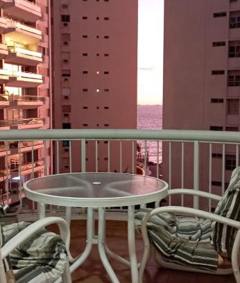 Morro do Maluf Apartment | Apê da Mi - 2 min da Praia de Pitangueiras - Guarujá