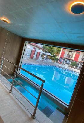 Puerto Seguro Center Apartment | AP27 com 2 Suítes a Poucos Passos da Praia de Taperapuã