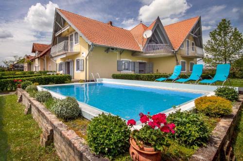 Balatonmariafurdo Apartment | Apartments Balatonmariafürdo 19512