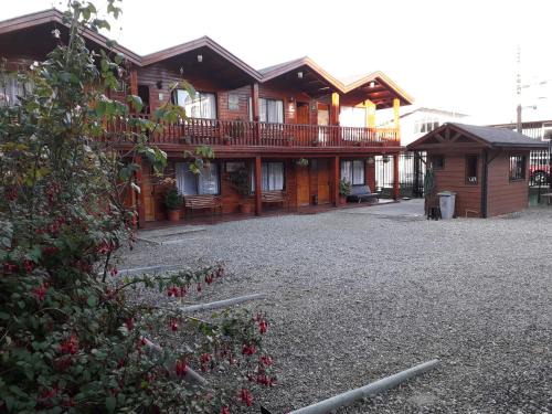 Valdivia Apartment | Apart-Hotel Colonia-Königsberg UBICADO COSTADO TERMINAL BUSES, RÍO CALLE CALLE CARABINEROS DEPARTAMENTOS COMPLETOS CON AIRE ACONDICIONADO Y ESTACIONAMIENTO