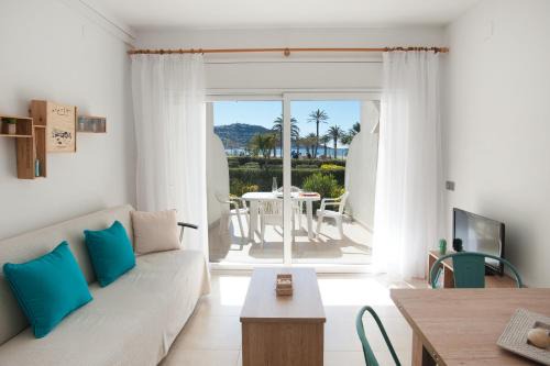Santa Margarida Apartment | Apartamento a pie de playa, climatizado y parking