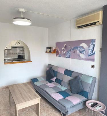 Rincon de Loix Apartment | Apartamento California en Benidorm, 1 min playa levante, Wi-Fi, AC y parking
