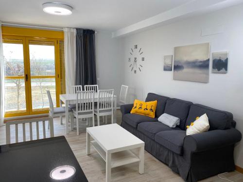 Marin Apartment | Apartamento nuevo, accesible y con piscina !