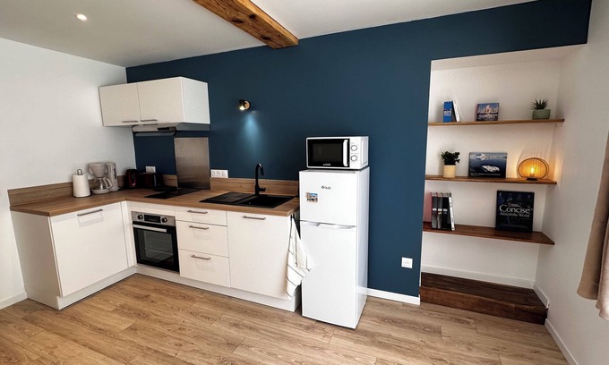 Saint-Jean-Saint-Nicolas Apartment | Apartment, village center.