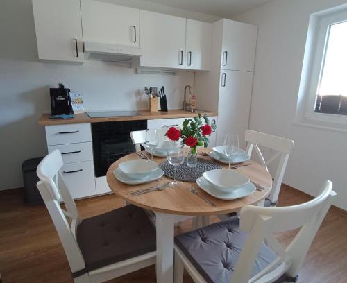 Bled Apartment | Apartma z lepo teraso za 3+1 osebe