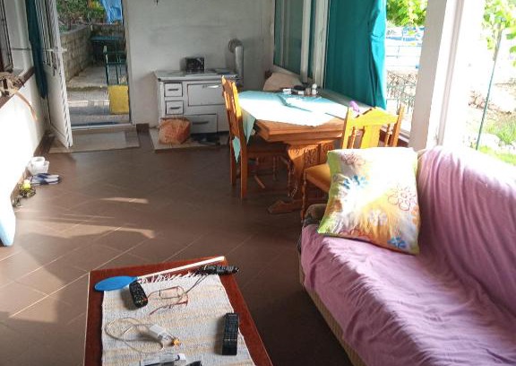 Karuc Apartment | Apartman 80kvadrata sa pratećim sadržajima.Na metar od skadarskog jezera