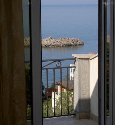 Sveti Stefan Apartment | Apartmani More