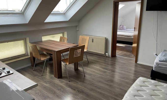 Fuldabruck Apartment | Apartment-Budget-Private Bathroom-City view-Apartment für 4 Personen