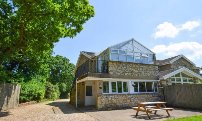 Peterston-Super-Ely Villa | Apartment ∙ 2 bedrooms ∙ 4 guests
