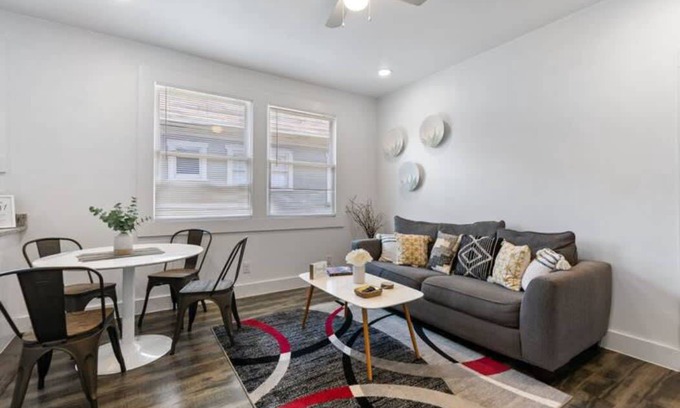 Tobin Hill Apartment | Apartment ∙ 2 bedrooms ∙ 8 guests