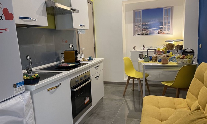 Quartieri Spagnoli Apartment | Apartment 200 m From Piazza del Plebiscito