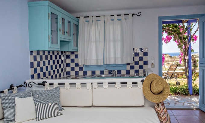Agios Ioannis Apartment | Apartment '4' with Sea View, Wi-Fi and Air Conditioning