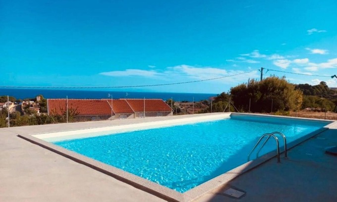 Castelsardo Apartment | Apartment 'Ad Occhi Aperti' with Sea View, Wi-Fi and Air Conditioning
