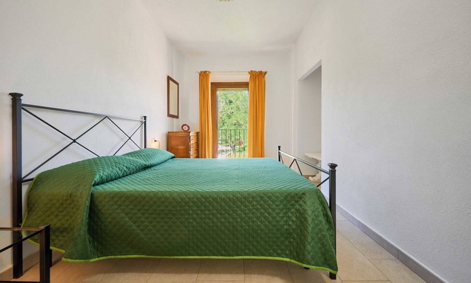 Gavorrano Apartment | Apartment 'Aia' with Shared Pool, Wi-Fi and Air Conditioning