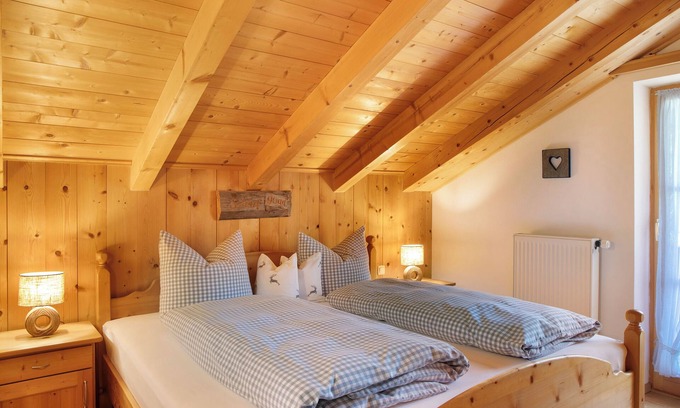 Obergrainau Apartment | Apartment 'Bergkristall' with Mountain View, Balcony and Wi-Fi