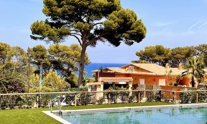 Begur Apartment | Apartment 'Bonavista Begur' with Sea View, Wi-Fi and Air Conditioning