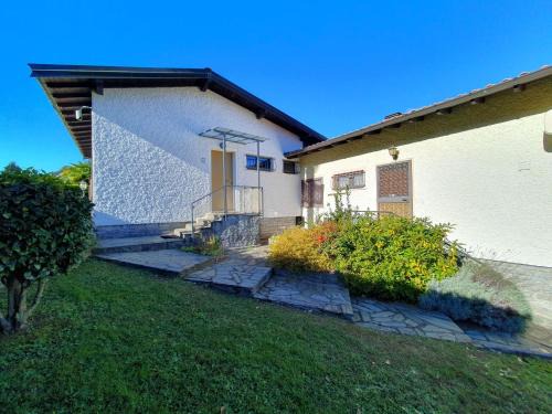 Germignaga House | Apartment by Lake Maggiore with Views
