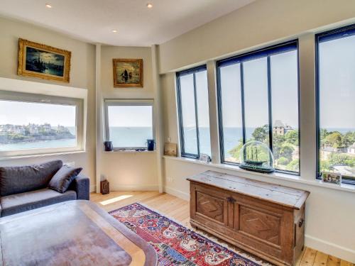 Dinard Apartment | Apartment Château des Deux Rives by Interhome