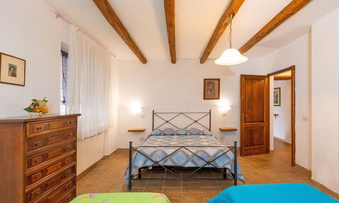 Massa Marittima Apartment | Apartment 'Cinzia' with Shared Pool and Shared Garden