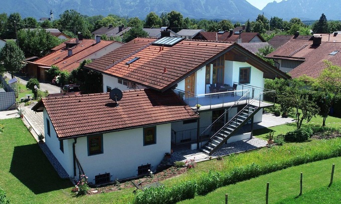 Ainring Apartment | Apartment 'Exklusiv Hinterreiter' with Mountain View, Wi-Fi and Air Conditioning